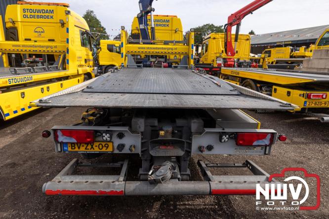 Kranen, trucks en bergingsvoertuigen stelen de show tijdens jubileumfeest van Kraan- en Bergingsbedrijf Stouwdam in Oldebroek. - &copy; NWVFoto.nl