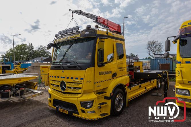 Kranen, trucks en bergingsvoertuigen stelen de show tijdens jubileumfeest van Kraan- en Bergingsbedrijf Stouwdam in Oldebroek. - &copy; NWVFoto.nl
