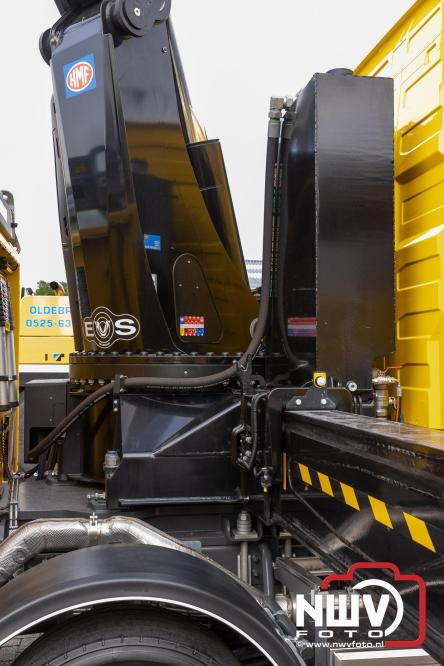 Kranen, trucks en bergingsvoertuigen stelen de show tijdens jubileumfeest van Kraan- en Bergingsbedrijf Stouwdam in Oldebroek. - &copy; NWVFoto.nl