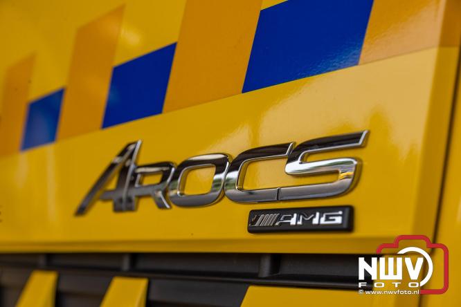 Kranen, trucks en bergingsvoertuigen stelen de show tijdens jubileumfeest van Kraan- en Bergingsbedrijf Stouwdam in Oldebroek. - &copy; NWVFoto.nl