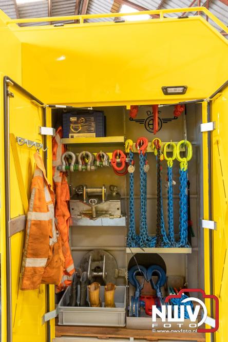 Kranen, trucks en bergingsvoertuigen stelen de show tijdens jubileumfeest van Kraan- en Bergingsbedrijf Stouwdam in Oldebroek. - &copy; NWVFoto.nl