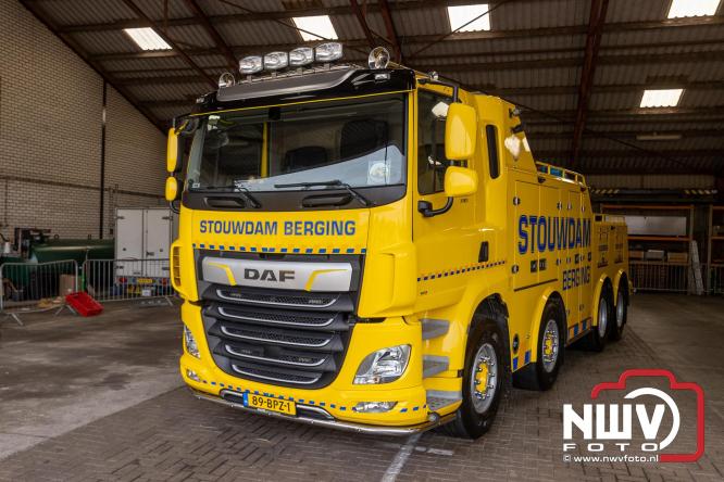 Kranen, trucks en bergingsvoertuigen stelen de show tijdens jubileumfeest van Kraan- en Bergingsbedrijf Stouwdam in Oldebroek. - &copy; NWVFoto.nl