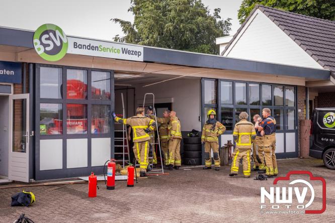 Kortsluiting mogelijk oorzaak van beginnende plafond brand Bovenheigraaf Wezep. - &copy; NWVFoto.nl