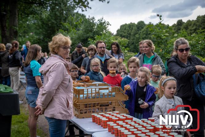 Na valse start toch een prachtige wandelavond, bijna 500 deelnemers genieten in de bossen van ’t Harde - &copy; NWVFoto.nl