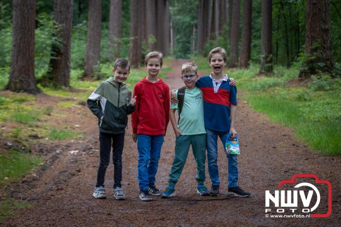 Na valse start toch een prachtige wandelavond, bijna 500 deelnemers genieten in de bossen van ’t Harde - &copy; NWVFoto.nl