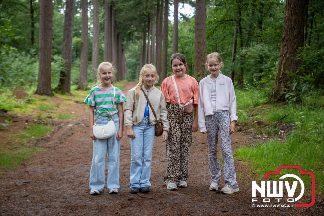 Na valse start toch een prachtige wandelavond, bijna 500 deelnemers genieten in de bossen van ’t Harde - &copy; NWVFoto.nl