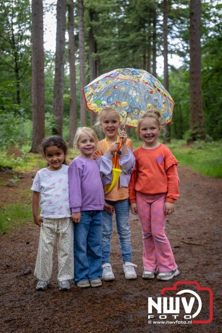 Na valse start toch een prachtige wandelavond, bijna 500 deelnemers genieten in de bossen van ’t Harde - &copy; NWVFoto.nl