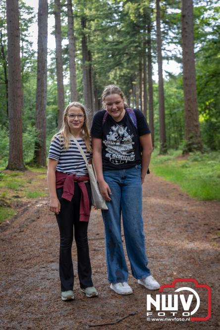 Na valse start toch een prachtige wandelavond, bijna 500 deelnemers genieten in de bossen van ’t Harde - &copy; NWVFoto.nl