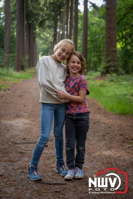 Na valse start toch een prachtige wandelavond, bijna 500 deelnemers genieten in de bossen van ’t Harde - &copy; NWVFoto.nl