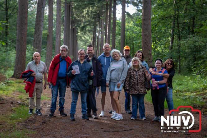 Na valse start toch een prachtige wandelavond, bijna 500 deelnemers genieten in de bossen van ’t Harde - &copy; NWVFoto.nl
