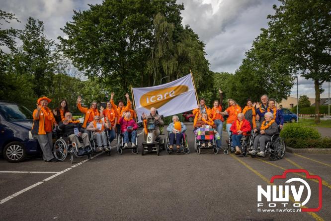 Feestelijke slotavond Avondvierdaagse ’t Harde met muziek, defilé en medailles - &copy; NWVFoto.nl
