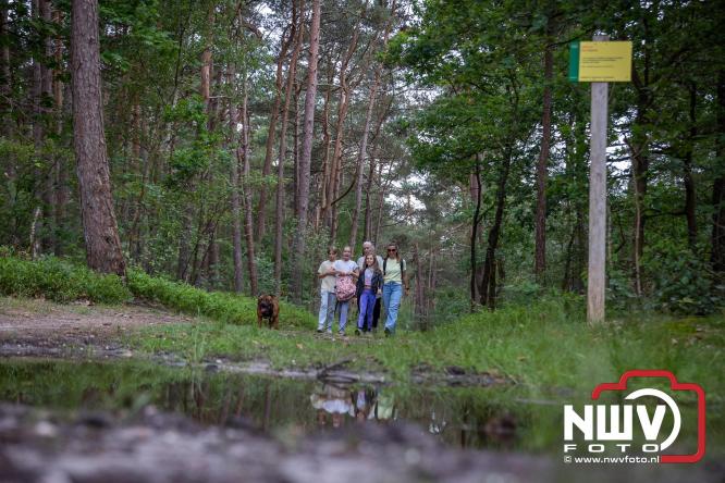 Feestelijke slotavond Avondvierdaagse ’t Harde met muziek, defilé en medailles - &copy; NWVFoto.nl