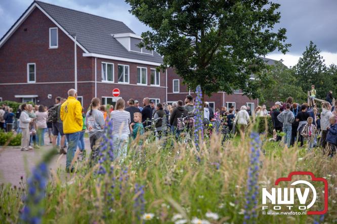 Feestelijke slotavond Avondvierdaagse ’t Harde met muziek, defilé en medailles - &copy; NWVFoto.nl