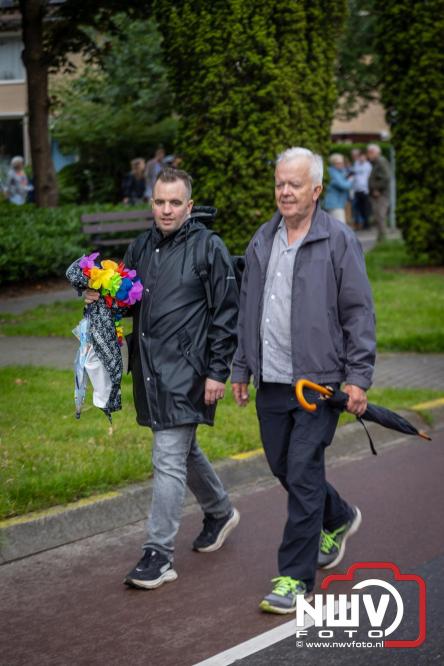 Feestelijke slotavond Avondvierdaagse ’t Harde met muziek, defilé en medailles - &copy; NWVFoto.nl
