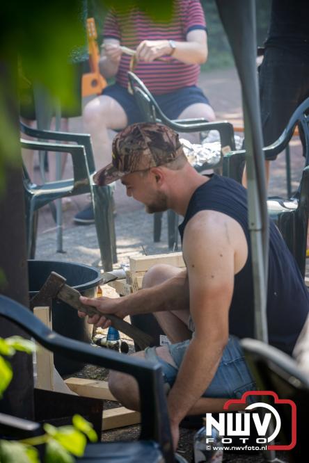 Rookpluimen, paling en zomerse gezelligheid kleuren Noordeinde tijdens rookwedstrijd 2026. - &copy; NWVFoto.nl