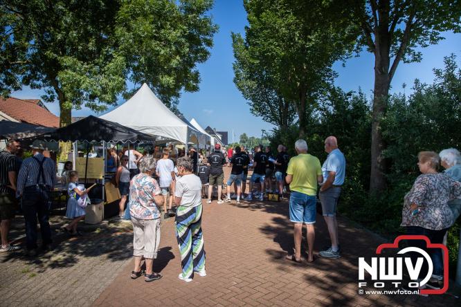 Rookpluimen, paling en zomerse gezelligheid kleuren Noordeinde tijdens rookwedstrijd 2026. - &copy; NWVFoto.nl