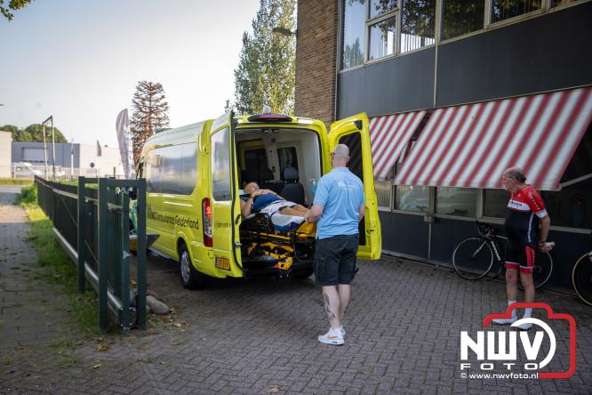 300 kilometer voor het goede doel: Esther en Benjamin fietsen €9.000 bijeen voor de Gelderse Wensambulance - &copy; NWVFoto.nl