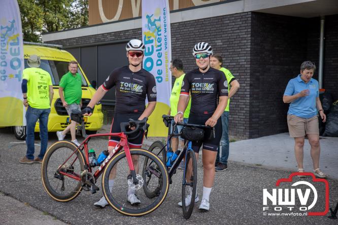 300 kilometer voor het goede doel: Esther en Benjamin fietsen €9.000 bijeen voor de Gelderse Wensambulance - &copy; NWVFoto.nl