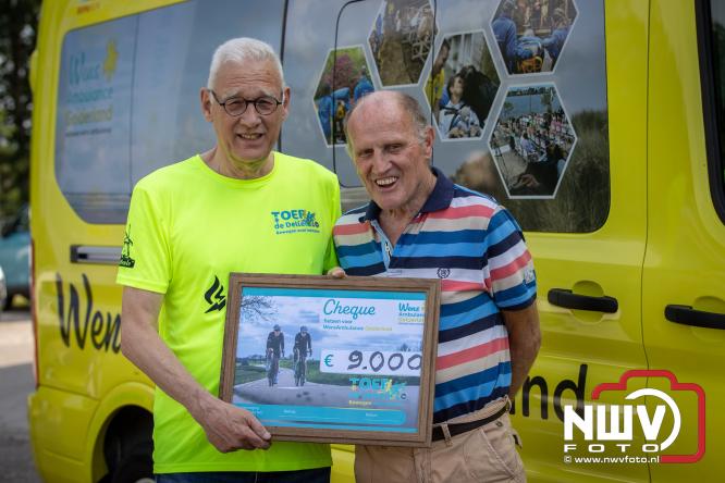 300 kilometer voor het goede doel: Esther en Benjamin fietsen €9.000 bijeen voor de Gelderse Wensambulance - &copy; NWVFoto.nl