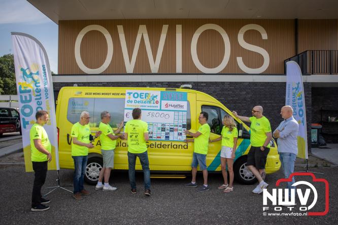 300 kilometer voor het goede doel: Esther en Benjamin fietsen €9.000 bijeen voor de Gelderse Wensambulance - &copy; NWVFoto.nl