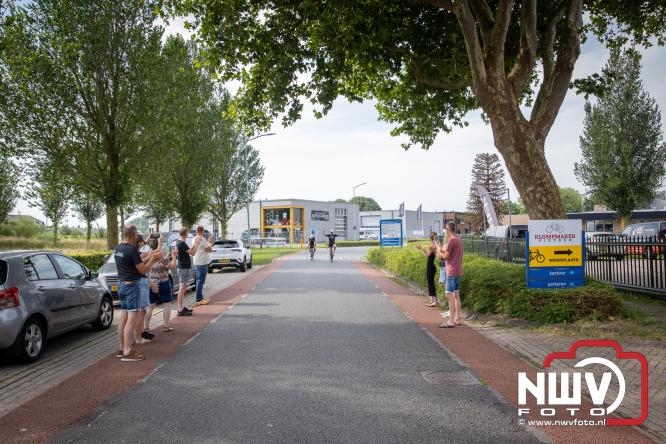 300 kilometer voor het goede doel: Esther en Benjamin fietsen €9.000 bijeen voor de Gelderse Wensambulance - &copy; NWVFoto.nl