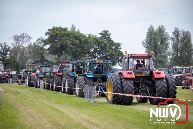 Boerentrekkertrek in Hulshorst trok veel publiek ondanks tropische hitte. - &copy; NWVFoto.nl