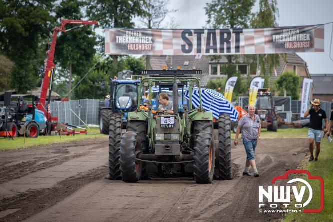 Boerentrekkertrek in Hulshorst trok veel publiek ondanks tropische hitte. - &copy; NWVFoto.nl