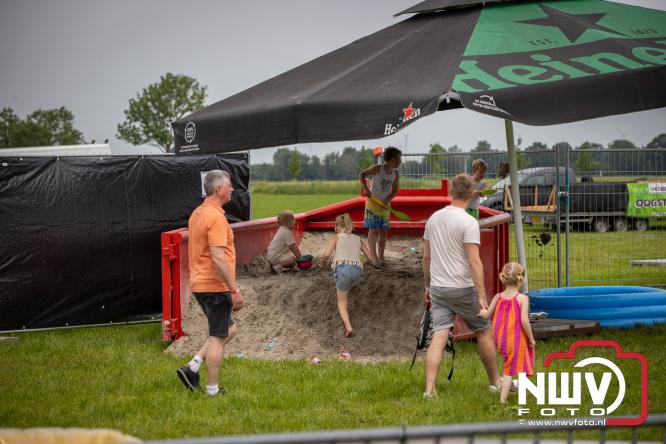 Boerentrekkertrek in Hulshorst trok veel publiek ondanks tropische hitte. - &copy; NWVFoto.nl