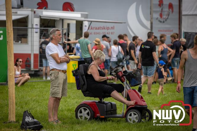 Boerentrekkertrek in Hulshorst trok veel publiek ondanks tropische hitte. - &copy; NWVFoto.nl