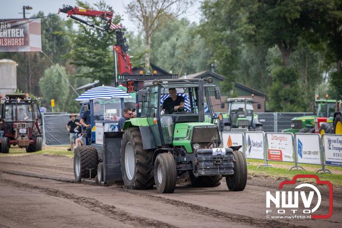 Boerentrekkertrek in Hulshorst trok veel publiek ondanks tropische hitte. - &copy; NWVFoto.nl