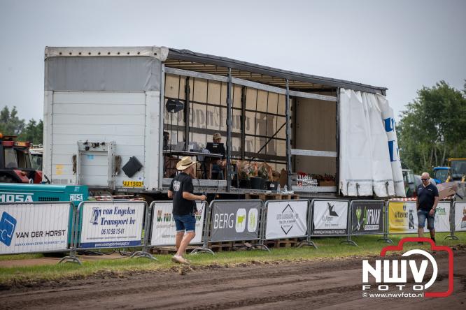 Boerentrekkertrek in Hulshorst trok veel publiek ondanks tropische hitte. - &copy; NWVFoto.nl