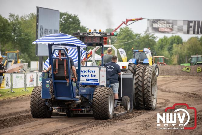Boerentrekkertrek in Hulshorst trok veel publiek ondanks tropische hitte. - &copy; NWVFoto.nl