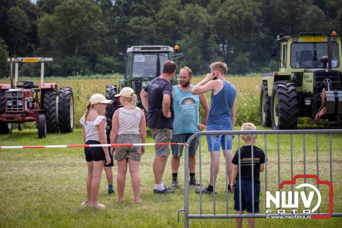 Boerentrekkertrek in Hulshorst trok veel publiek ondanks tropische hitte. - &copy; NWVFoto.nl