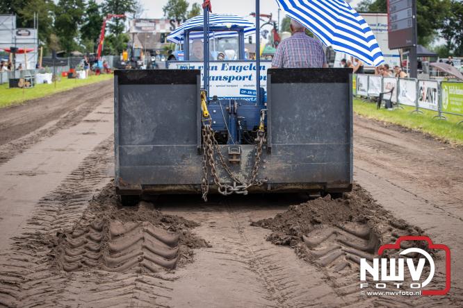 Boerentrekkertrek in Hulshorst trok veel publiek ondanks tropische hitte. - &copy; NWVFoto.nl