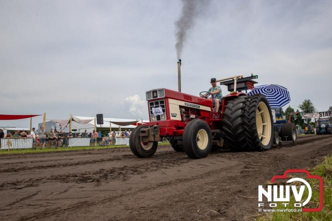 Boerentrekkertrek in Hulshorst trok veel publiek ondanks tropische hitte. - &copy; NWVFoto.nl