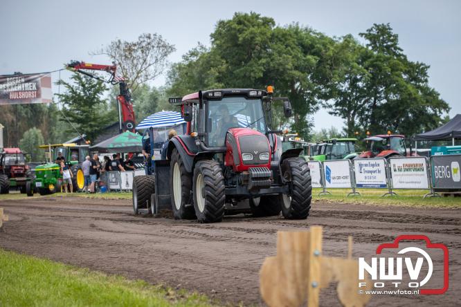 Boerentrekkertrek in Hulshorst trok veel publiek ondanks tropische hitte. - &copy; NWVFoto.nl