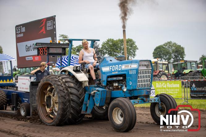 Boerentrekkertrek in Hulshorst trok veel publiek ondanks tropische hitte. - &copy; NWVFoto.nl