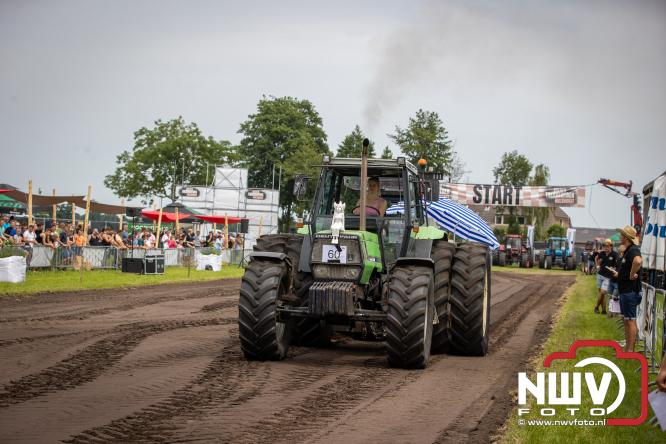Boerentrekkertrek in Hulshorst trok veel publiek ondanks tropische hitte. - &copy; NWVFoto.nl
