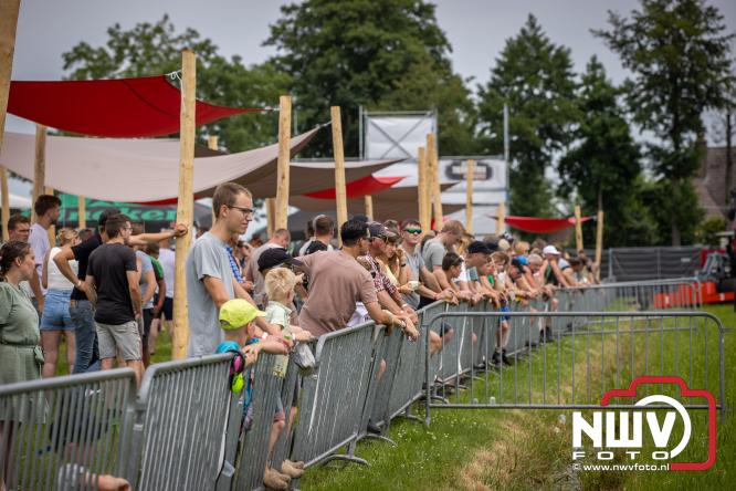 Boerentrekkertrek in Hulshorst trok veel publiek ondanks tropische hitte. - &copy; NWVFoto.nl