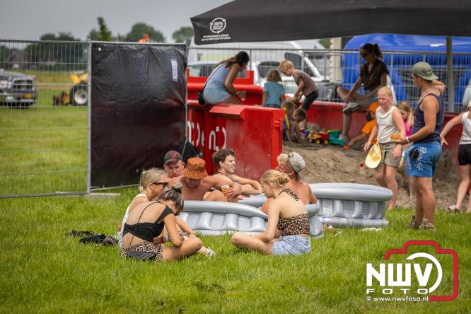 Boerentrekkertrek in Hulshorst trok veel publiek ondanks tropische hitte. - &copy; NWVFoto.nl