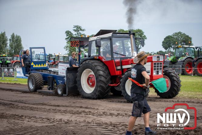 Boerentrekkertrek in Hulshorst trok veel publiek ondanks tropische hitte. - &copy; NWVFoto.nl