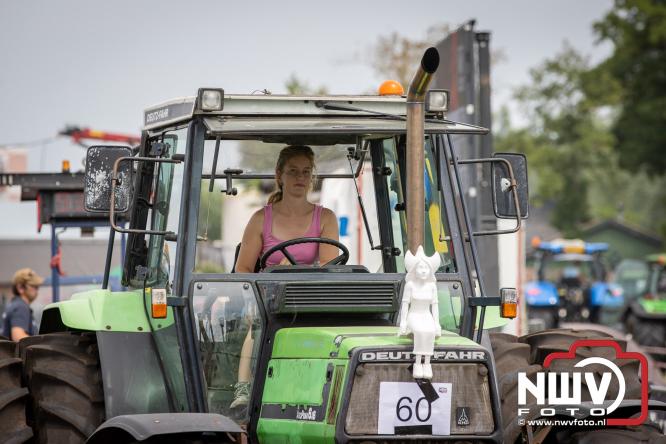 Boerentrekkertrek in Hulshorst trok veel publiek ondanks tropische hitte. - &copy; NWVFoto.nl