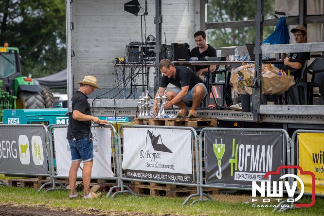 Boerentrekkertrek in Hulshorst trok veel publiek ondanks tropische hitte. - &copy; NWVFoto.nl