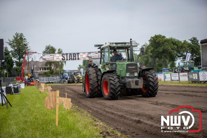 Boerentrekkertrek in Hulshorst trok veel publiek ondanks tropische hitte. - &copy; NWVFoto.nl