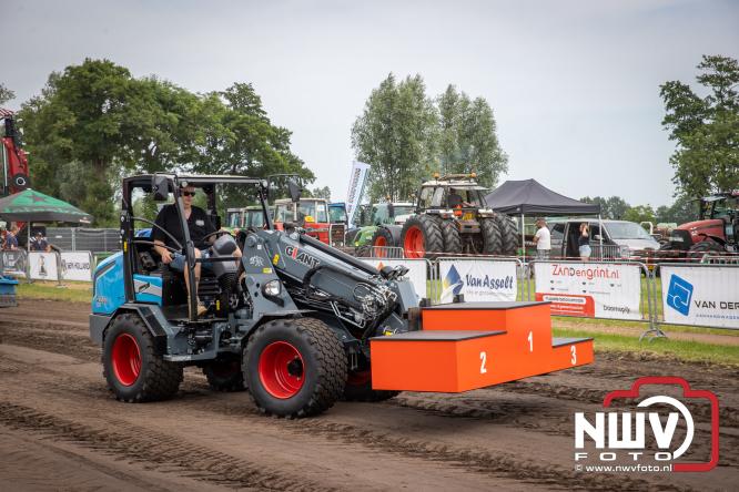 Boerentrekkertrek in Hulshorst trok veel publiek ondanks tropische hitte. - &copy; NWVFoto.nl