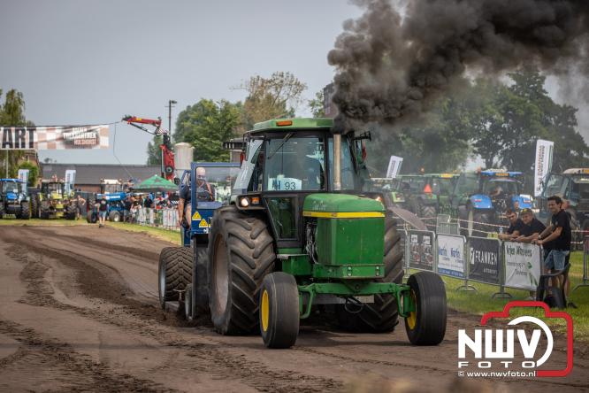 Boerentrekkertrek in Hulshorst trok veel publiek ondanks tropische hitte. - &copy; NWVFoto.nl