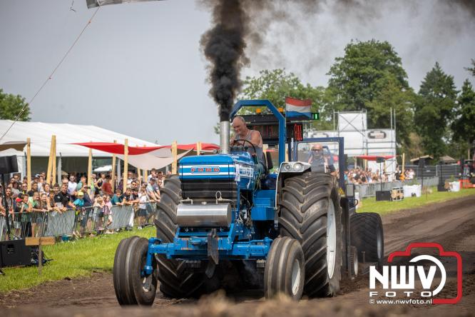 Boerentrekkertrek in Hulshorst trok veel publiek ondanks tropische hitte. - &copy; NWVFoto.nl