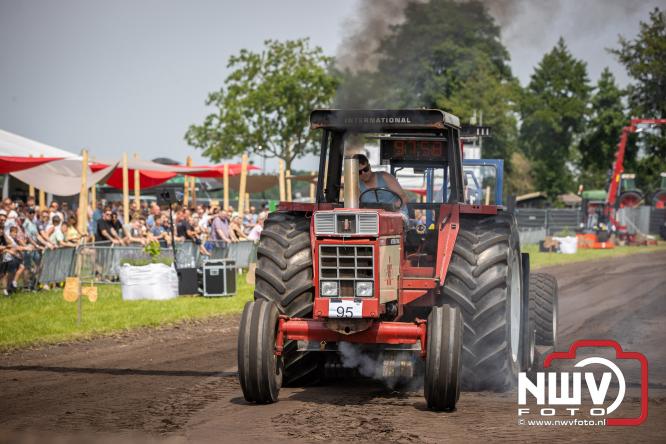 Boerentrekkertrek in Hulshorst trok veel publiek ondanks tropische hitte. - &copy; NWVFoto.nl