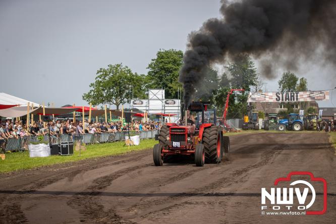 Boerentrekkertrek in Hulshorst trok veel publiek ondanks tropische hitte. - &copy; NWVFoto.nl