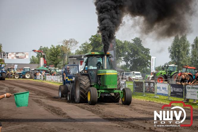Boerentrekkertrek in Hulshorst trok veel publiek ondanks tropische hitte. - &copy; NWVFoto.nl